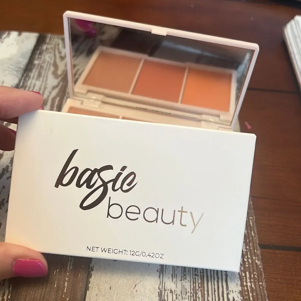 NEW *Basic Beauty* The Tipsy Trio Blush Palette